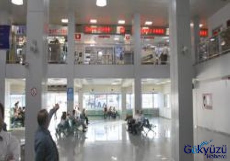 Ercan daki Unifree mağazası soyuldu