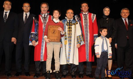 Ertuğrul Günay a Fahri Doktora unvanı verildi 