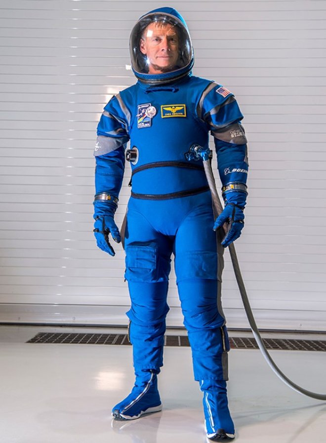 Astronot Kıyafetleri Artık Boeing Mavisi