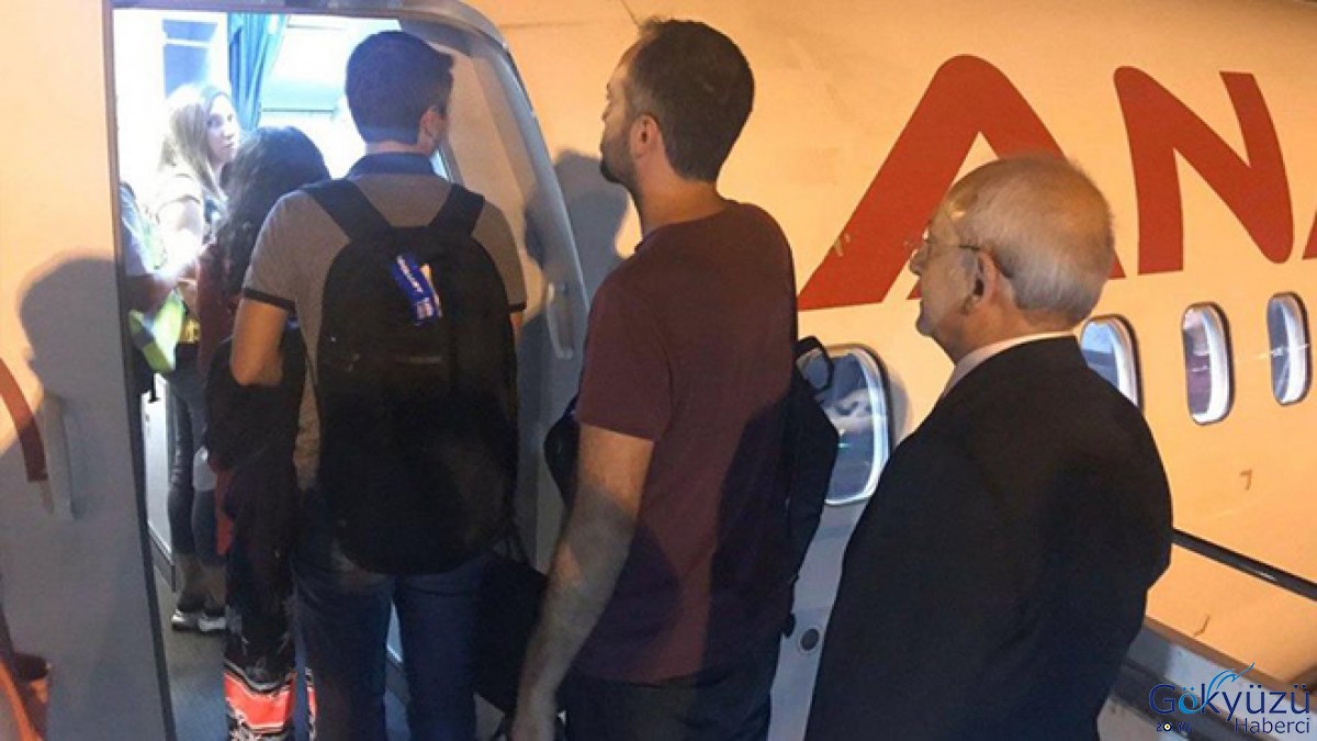 Kılıçdaroğlu'nun uçak sırası sosyal medyayı salladı