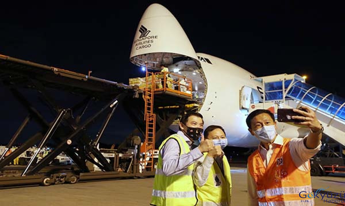 Singapur Hava Yolları Covid-19 aşılarını Singapur'a taşıdı
