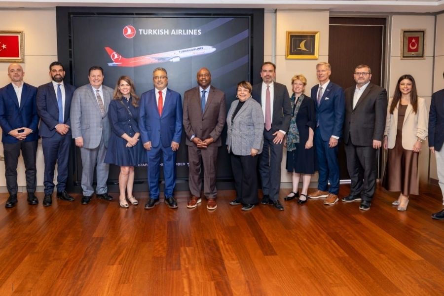 ahmet-bolat-denver-havalimani-ceosu-phillip-washingtoni-agirladi