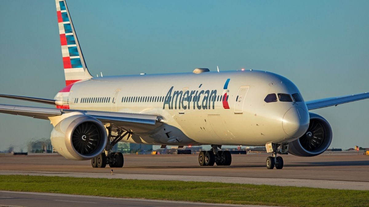 american-airlines-pilotlari-kokpite-saldiri-zannetti-gercek-cok-baskaydi