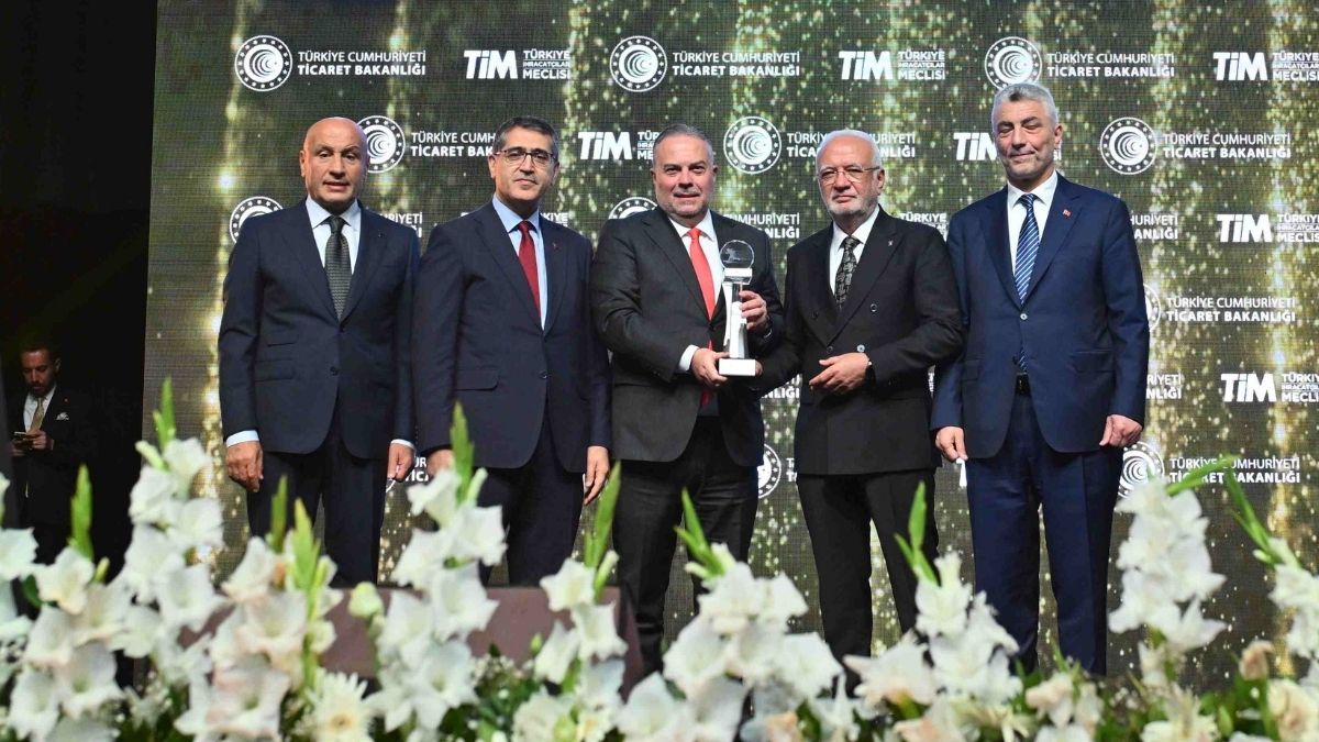 tav-havalimanlari-inovaligde-ikincilik-odulune-layik-goruldu