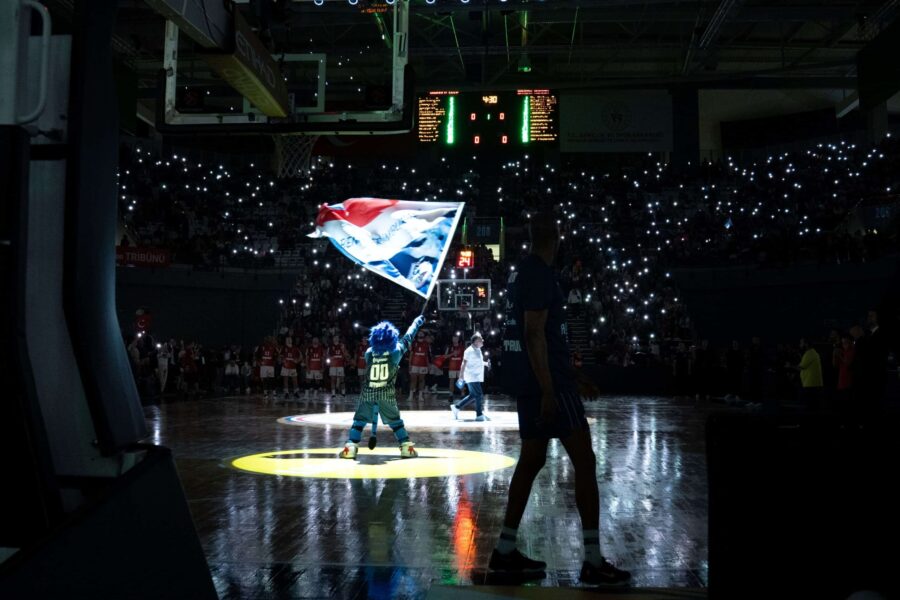 anadolu-efes-fc-bayern-munich-karsilasmasi-corendon-turizm-grubu-ev-sahipliginde-antalyada-oynandi