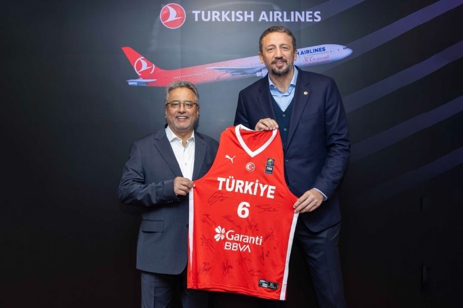 thy-yonetim-kurulu-baskani-ahmet-bolat-hidayet-turkoglu-ile-bir-araya-geldi