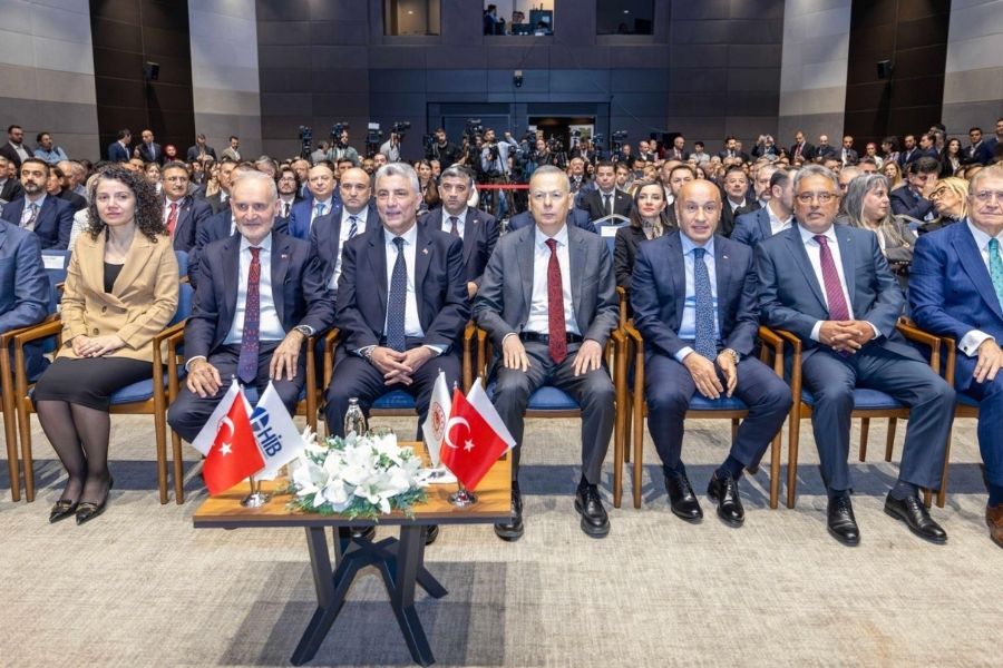 turk-hava-yollari-2024-hizmet-ihracati-sampiyonu-secildi