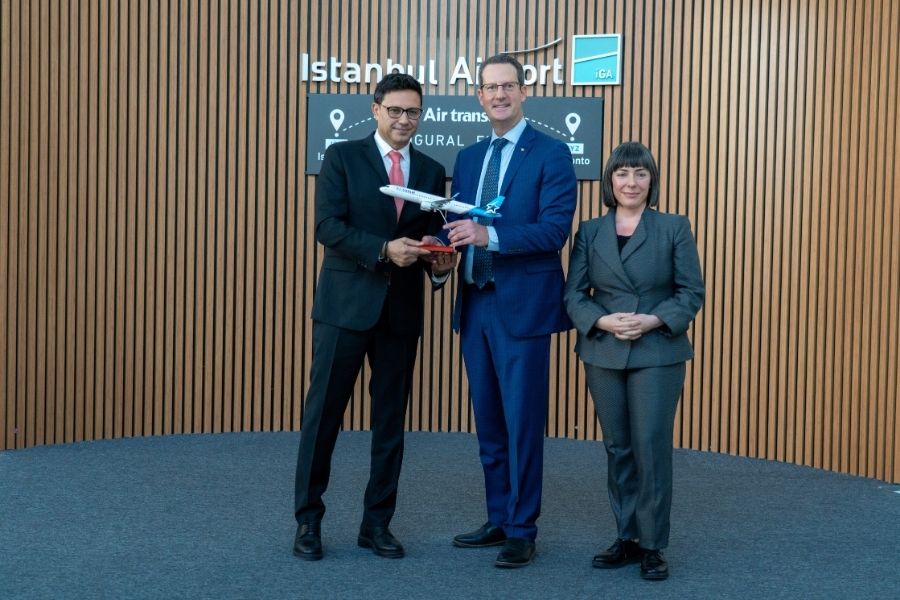 kuzey-amerikadan-iga-istanbul-havalimanina-ilk-duzenli-ucus-air-transat-seferlerine-basladi