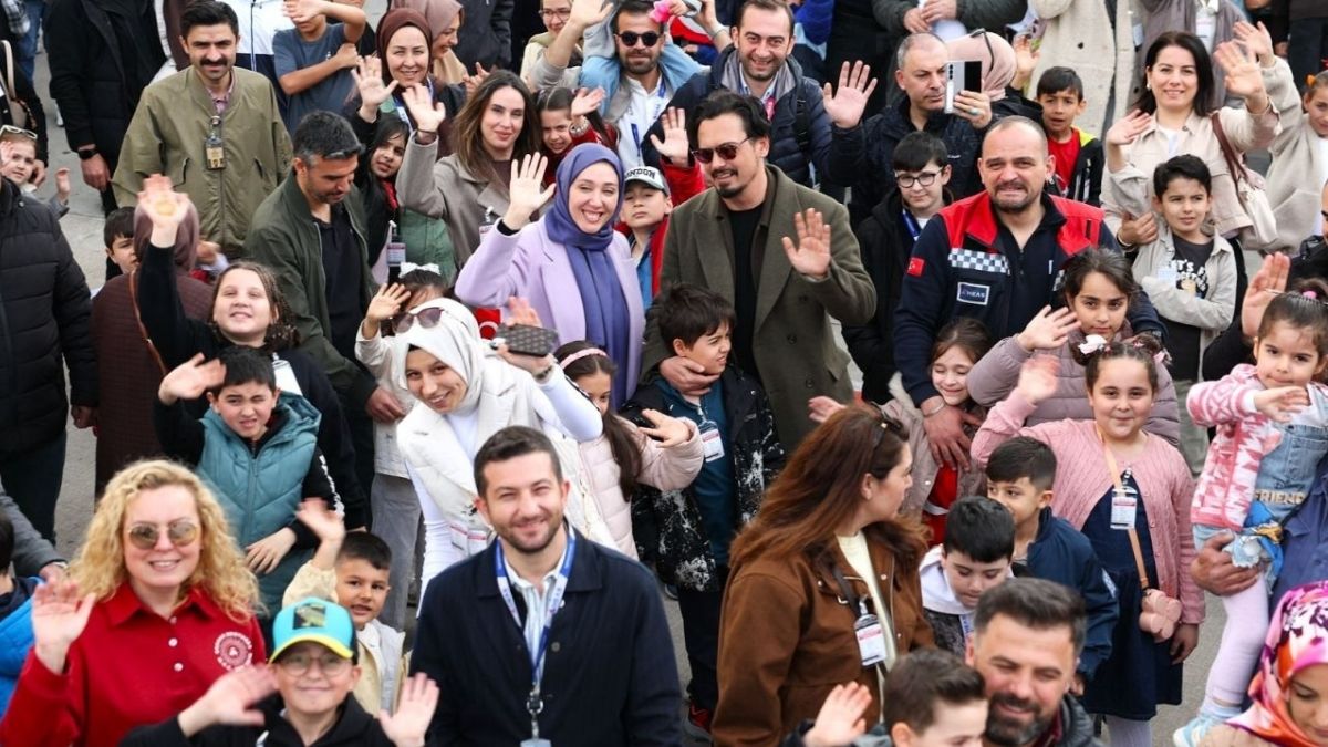 sabiha-gokcen-havalimaninda-miniklere-ozel-etkinlik-pat-sahalari-ziyarete-acildi