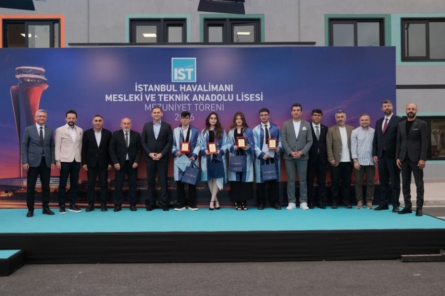 istanbul-havalimani-mesleki-ve-teknik-anadolu-lisesi-ilk-mezunlarini-verdi