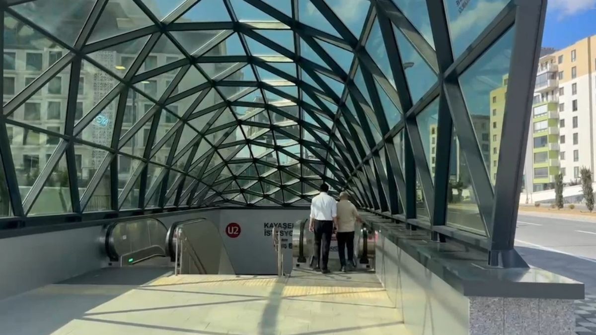 kayasehir-istanbul-havalimani-metro-kac-durak-kac-dakika