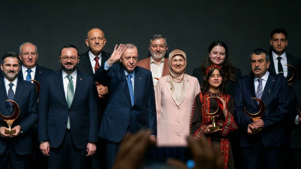 thy-destek-hizmetlerine-yilin-kurumsal-kan-bagiscisi-odulu