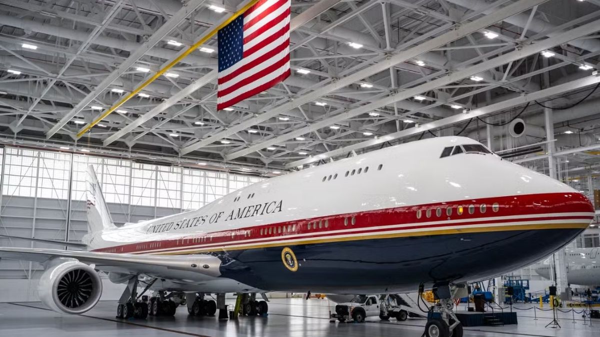 trumpin-yeni-air-force-one-ucagi-goreve-basladi-vc-25b-bridge-filoya-katildi
