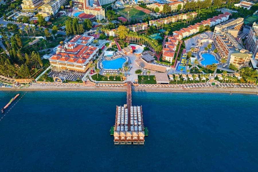 corendonun-kemerdeki-yeni-oteli-corendon-hydros-club-kemer-basin-bayrami-kahvaltisina-ev-sahipligi-yapti