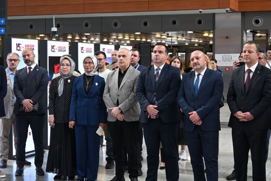 sabiha-gokcen-havalimaninda-hafiza-ve-hatira-15-temmuz-fotograf-sergisi-acildi