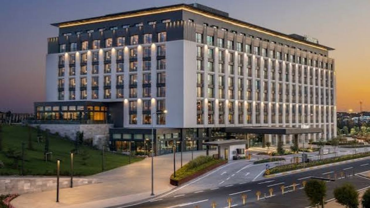 turkiyede-tarihi-milat-hiltonun-100-oteli-istanbul-havalimaninda-acildi